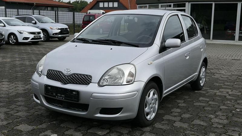Silber Gebraucht 2005 Toyota Yaris Sol Kleinwagen | 2.490 € (Fairer Preis) - Bild 1/4