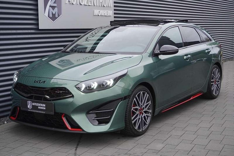 Gebraucht Kia ProCeed GT 204 PS (150 kW) 2023 Grün (experience green metallic) Kombi