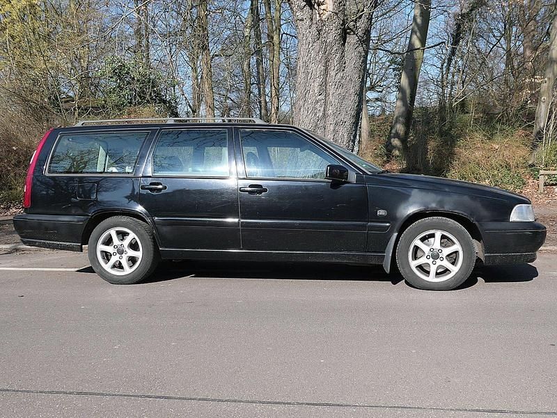 Gebraucht Volvo V70 142 PS (104 kW) 1999 Schwarz Kombi