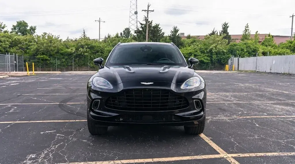 Gebraucht Aston Martin DBX 551 PS (405 kW) 2021 Schwarz SUV
