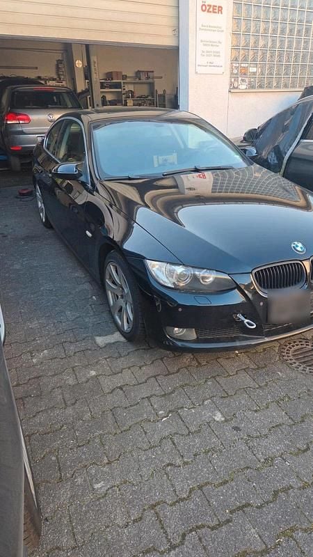 Gebraucht BMW 330 272 PS (200 kW) 2008 Schwarz Coupé