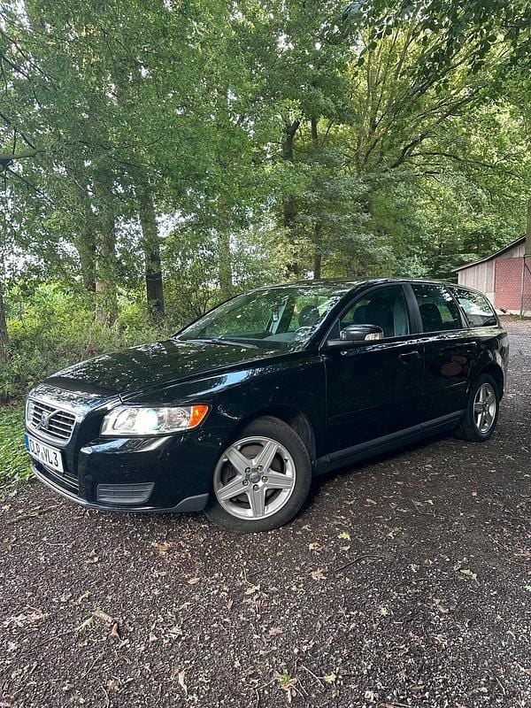 Schwarz Gebraucht 2008 Volvo V50 Kombi | 2.250 € (Superpreis) - Bild 1/4