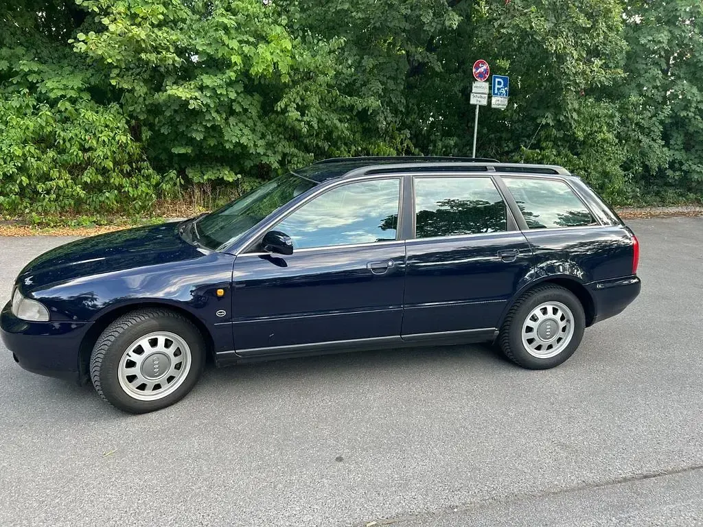 Gebraucht Audi A4 150 PS (110 kW) 1997 Blau Kombi