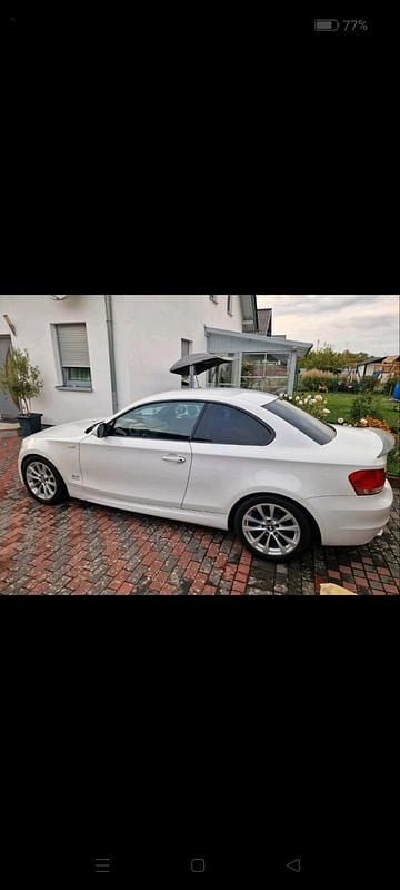 Weiß Gebraucht 2011 BMW 118 Coupé Coupé | 5.500 € (Etwas zu teuer) - Bild 1/4