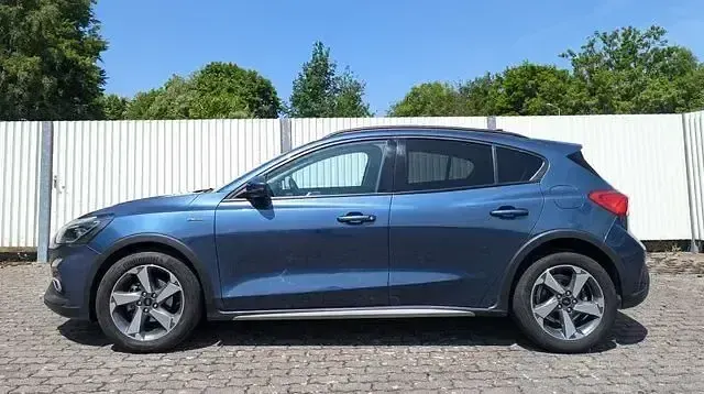Gebraucht Ford Focus Active 150 PS (110 kW) 2021 Chromablau metallic Limousine