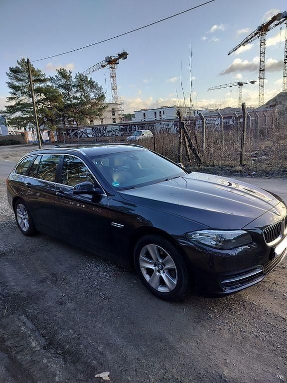 Gebraucht BMW 530 258 PS (189 kW) 2016 Braun Kombi