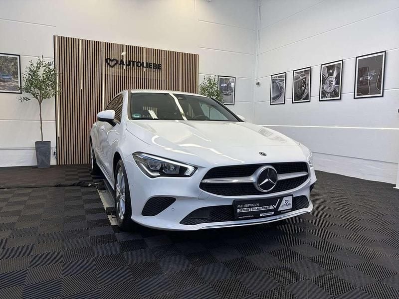 Gebraucht Mercedes CLA200 163 PS (119 kW) 2020 Polarweiss Kombi