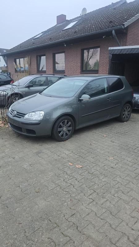 Gebraucht VW Golf V 105 PS (77 kW) 2004 Grau Kleinwagen
