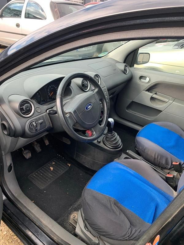 Gebraucht Ford Fiesta 80 PS (58 kW) 2002 Schwarz Kleinwagen