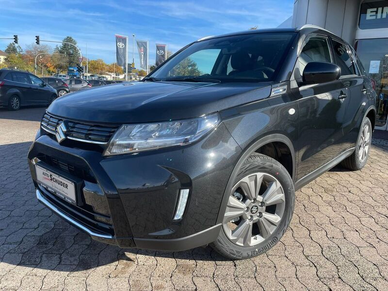 Schwarz Neu 2024 Suzuki Vitara Comfort SUV | 27.490 € (Fairer Preis) - Bild 1/4