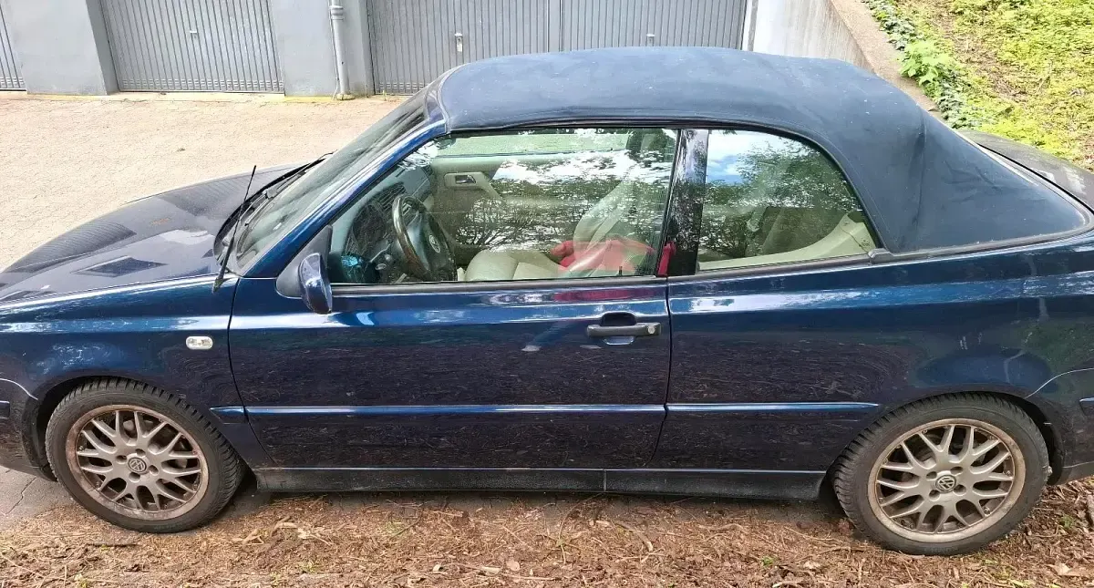 Gebraucht VW Golf 115 PS (84 kW) 2001 Blau Cabrio