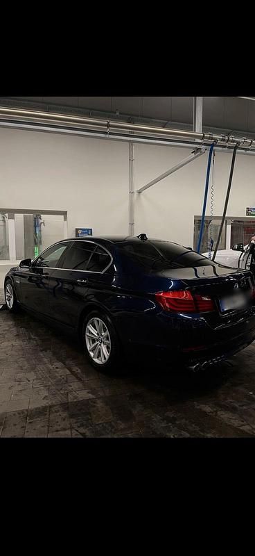 Gebraucht BMW 530 258 PS (189 kW) 2011 Blau Limousine