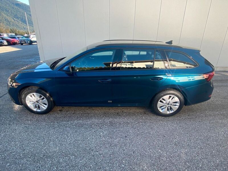 Gebraucht Skoda Octavia Ambition 150 PS (110 kW) 2024 Blau Kombi
