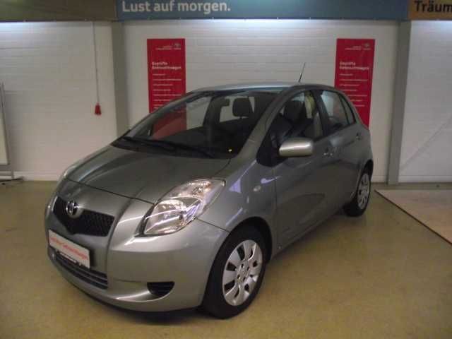 Gebraucht Toyota Yaris Sol 90 PS (66 kW) 2006 Silber metallic Limousine