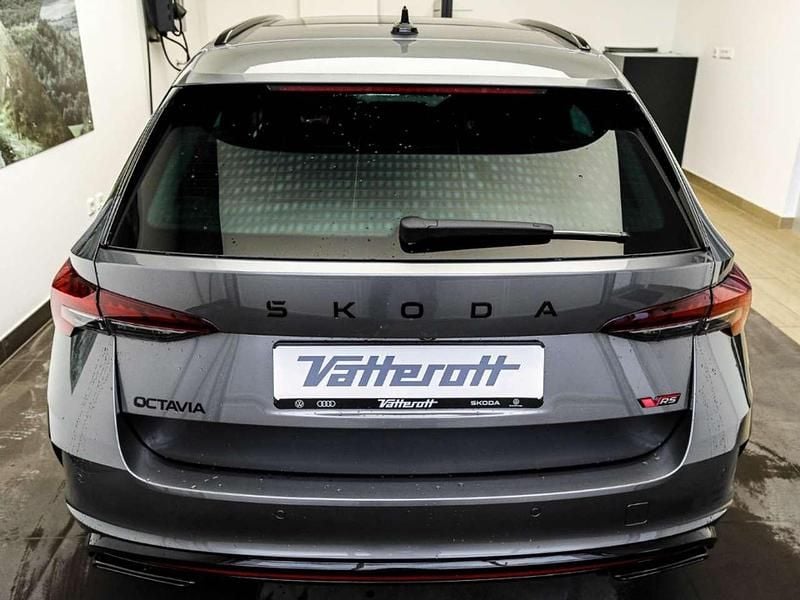 Neu Skoda Octavia RS 265 PS (194 kW) 2025 Grau Kombi
