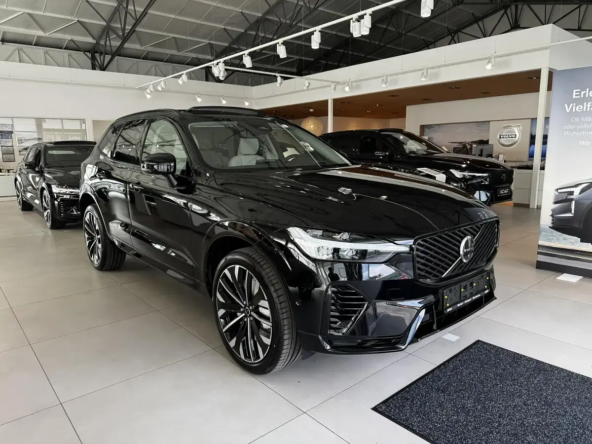Neu Volvo XC60 Ultra 310 PS (228 kW) 2026 Onyx black / metallic SUV