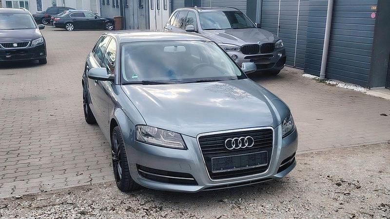 Gebraucht Audi A3 125 PS (91 kW) 2010 Grau Kleinwagen