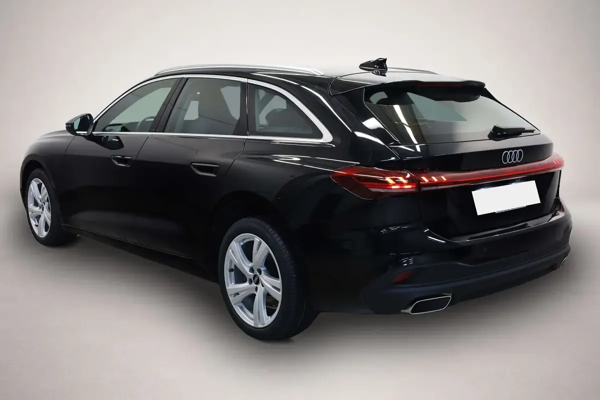 Gebraucht Audi A5 Ambiente 150 PS (110 kW) 2025 Mythosschwarz metallic Kombi