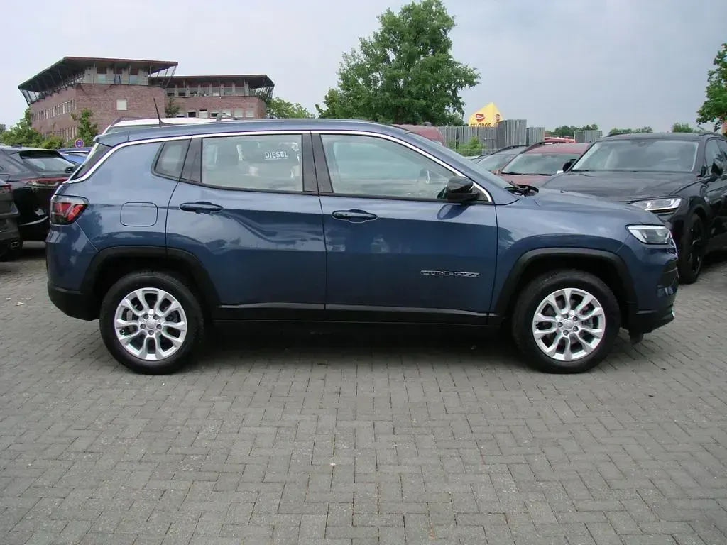 Gebraucht Jeep Compass Altitude 131 PS (96 kW) 2025 Blue shade SUV