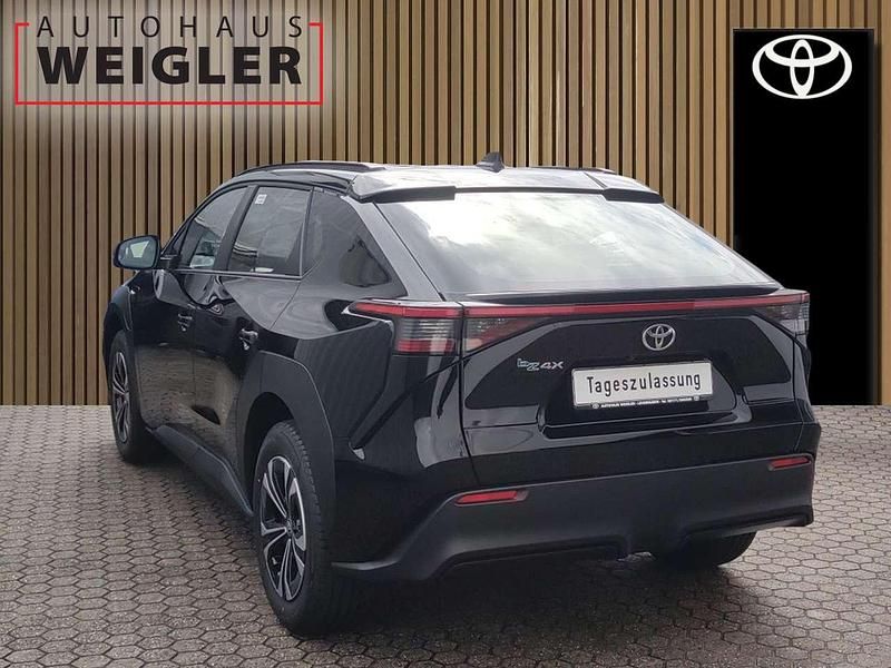 Gebraucht Toyota bZ4X Comfort 150 kW (204 PS) 2025 Schwarz SUV