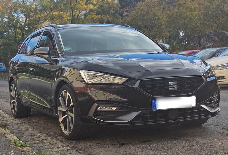 Schwarz Gebraucht 2021 Seat Leon FR Kombi | 19.250 € (Superpreis) - Bild 1/4