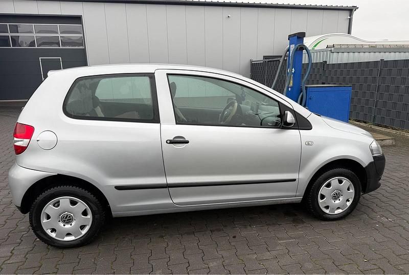 Gebraucht VW Fox 54 PS (39 kW) 2007 Silber Kleinwagen
