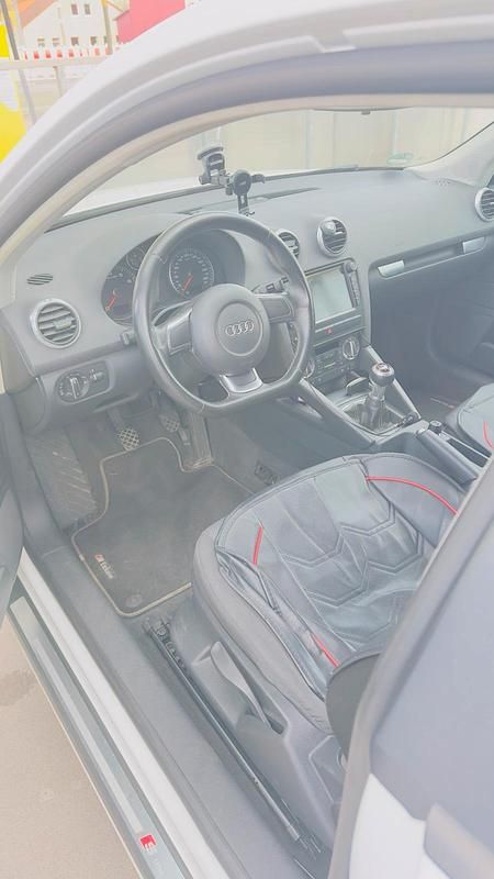 Gebraucht Audi A3 S-Line 105 PS (77 kW) 2010 Weiß Kleinwagen