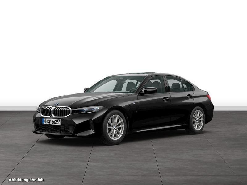 Gebraucht 2024 BMW 330e Comfort Edition Limousine | 59.264 € - Bild 1/4