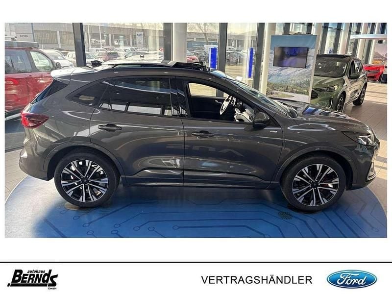 Neu Ford Kuga ST-Line X 242 PS (177 kW) 2026 Magnetic metallic SUV