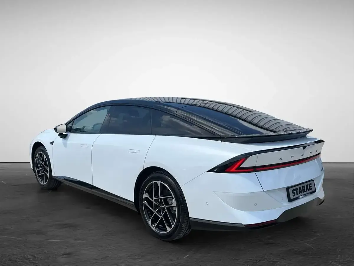 Neu XPENG P7 RWD Long Range 230 kW (313 PS) 2026 Arctic white Limousine
