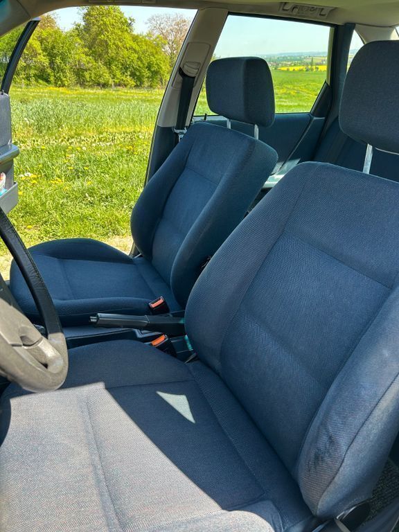 Second-hand Audi 80 90 CP (66 kW) 1990 Argintiu Berlinǎ