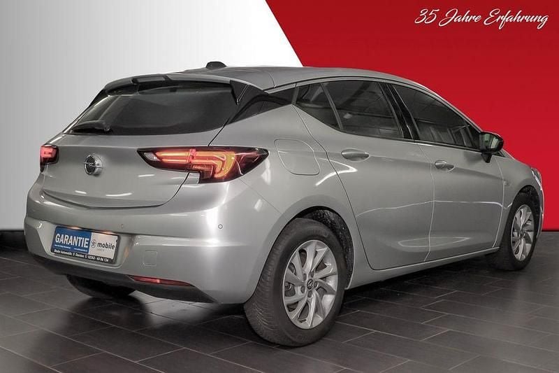 Używany Opel Astra Elegance 122 KM (89 kW) 2022 Srebrny Sedan/Limuzyna