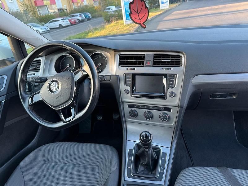 Weiß Gebraucht 2014 VW Golf VII Kombi | 7.500 € (Guter Preis) - Bild 1/4