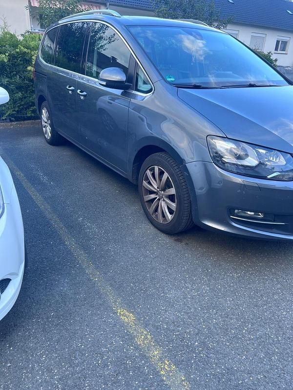 Grau Gebraucht 2012 VW Sharan Van / Kleinbus | 9.900 € (Superpreis) - Bild 1/4