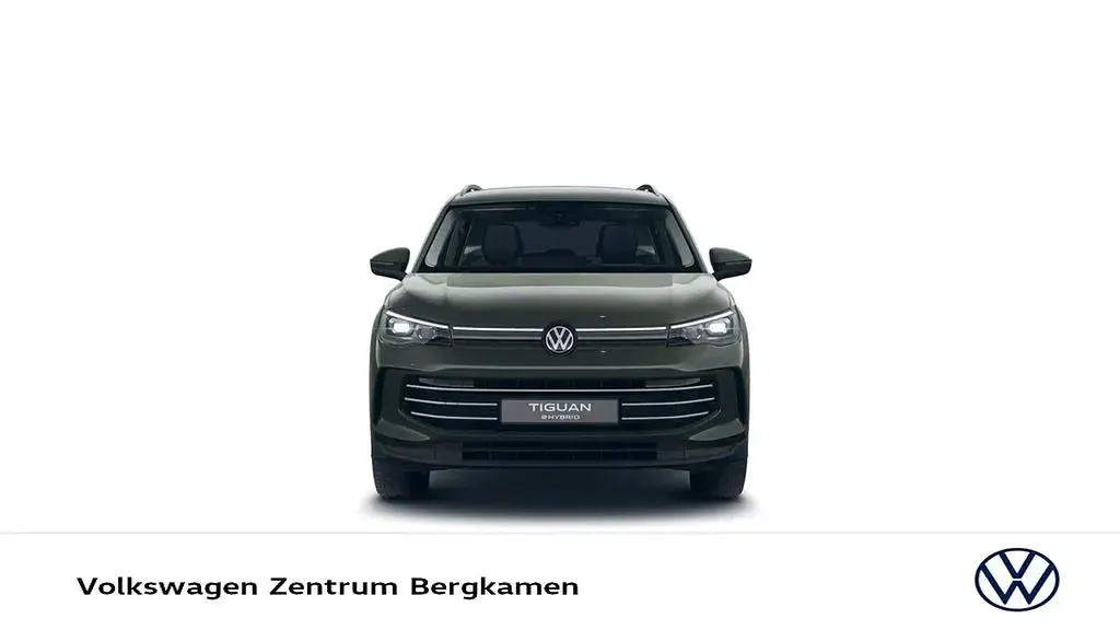 Gebraucht VW Tiguan Elegance 272 PS (200 kW) 2025 Cipressinogrün metallic SUV