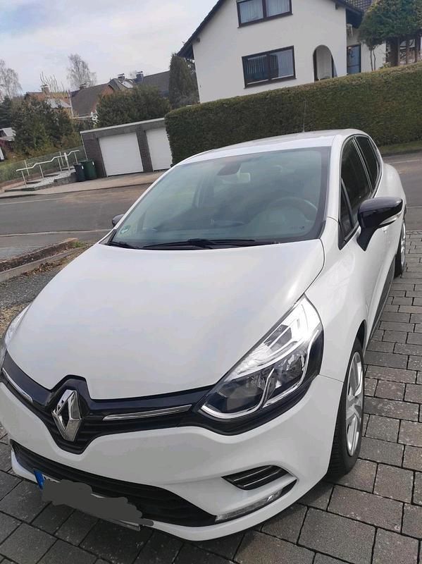 Gebraucht Renault Clio IV Collection 76 PS (55 kW) 2019 Weiß Kleinwagen