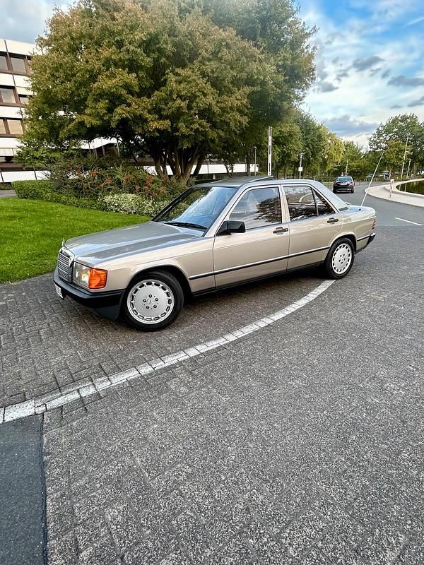 Gold Gebraucht 1987 Mercedes 190 Limousine | 7.200 € - Bild 1/4