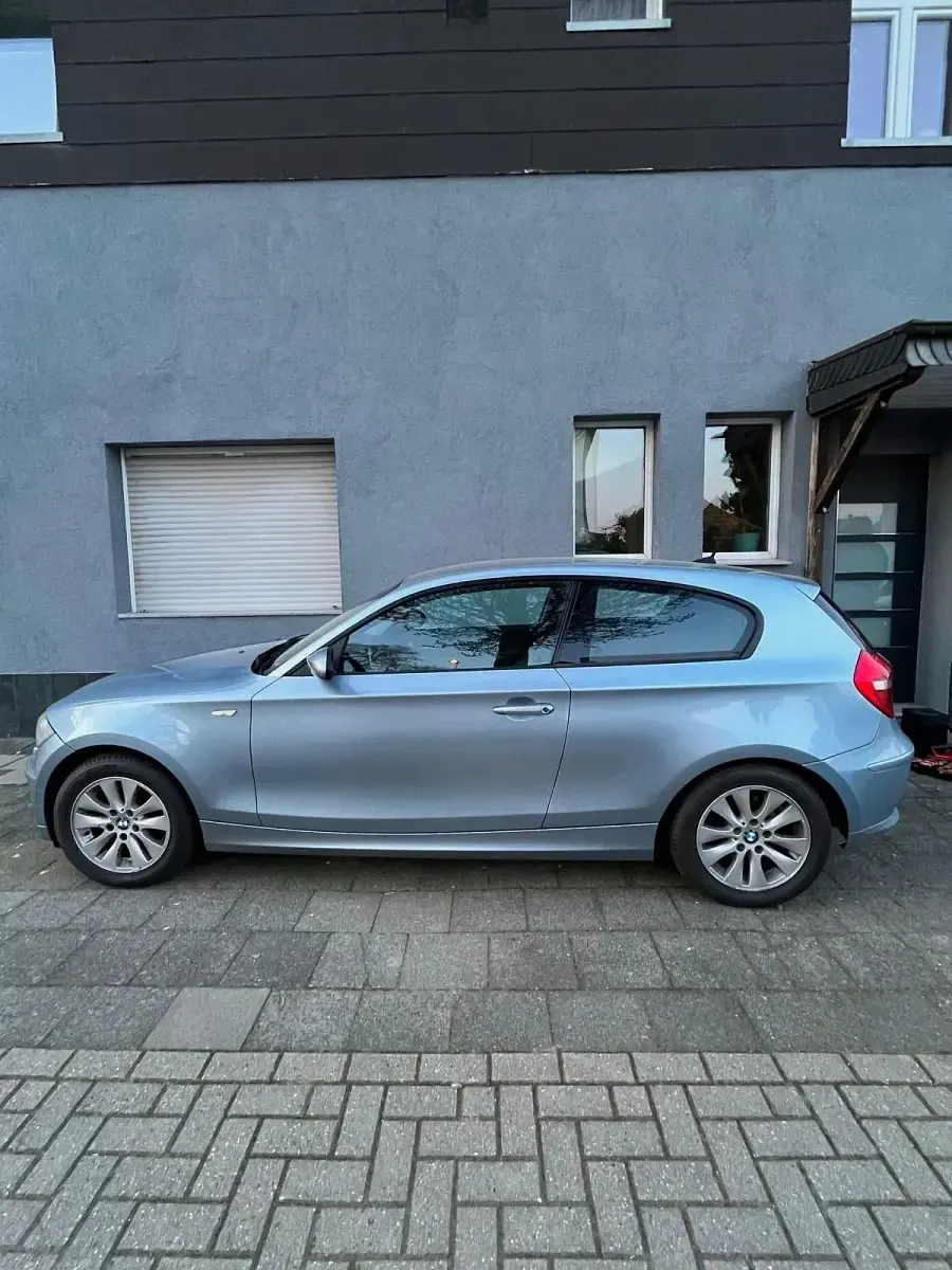 Gebraucht BMW 120 Basis 170 PS (125 kW) 2009 Blau Kleinwagen