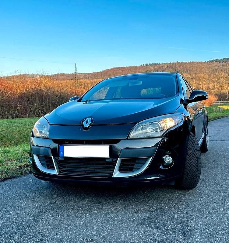 Schwarz Gebraucht 2009 Renault Mégane III Dynamique Kleinwagen | 3.499 € (Fairer Preis) - Bild 1/4