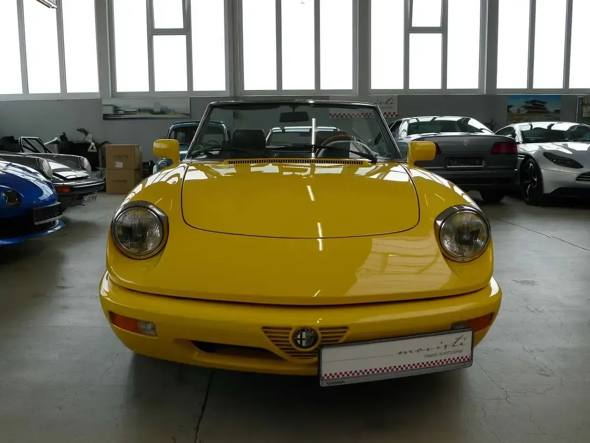 Gebraucht Alfa Romeo Spider 120 PS (88 kW) 1992 Giallo ginestra Cabrio
