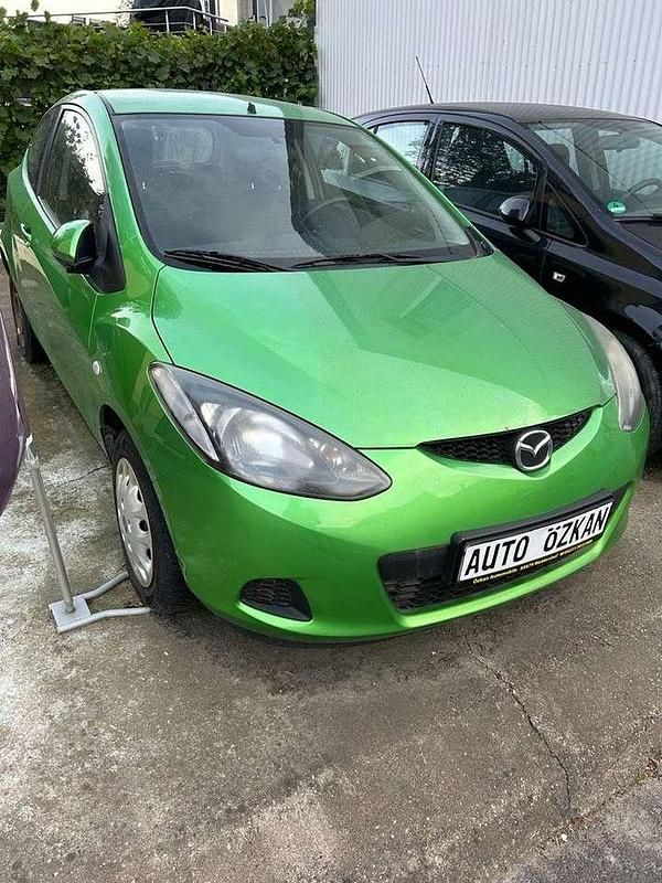 Gebraucht Mazda 2 Inclusive 86 PS (63 kW) 2008 Grün Kleinwagen