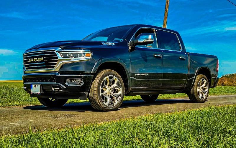 Schwarz Gebraucht 2023 RAM 1500 Abholung | 77.900 € - Bild 1/4