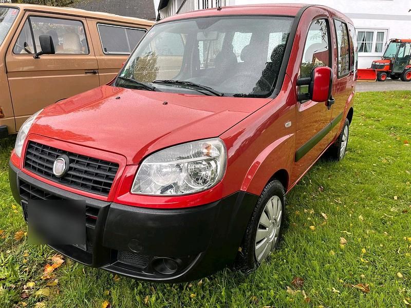 Rot Gebraucht 2008 Fiat Doblò Van / Kleinbus | 2.850 € (Fairer Preis) - Bild 1/4