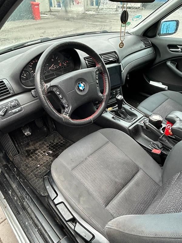 Gebraucht BMW 316 116 PS (85 kW) 2005 Grau Kombi