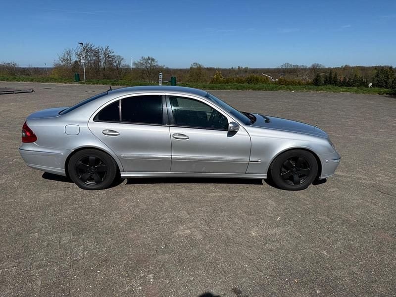Gebraucht Mercedes E320 224 PS (164 kW) 2006 Silber Limousine