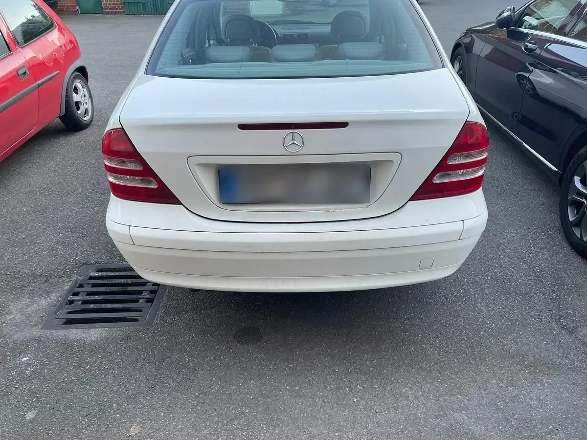 Gebraucht Mercedes C180 Classic 129 PS (94 kW) 2001 Weiß Limousine