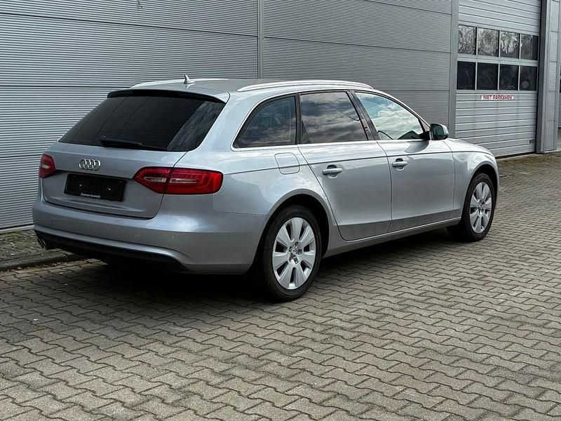 Gebraucht Audi A4 Attraction 150 PS (110 kW) 2015 Silber Kombi