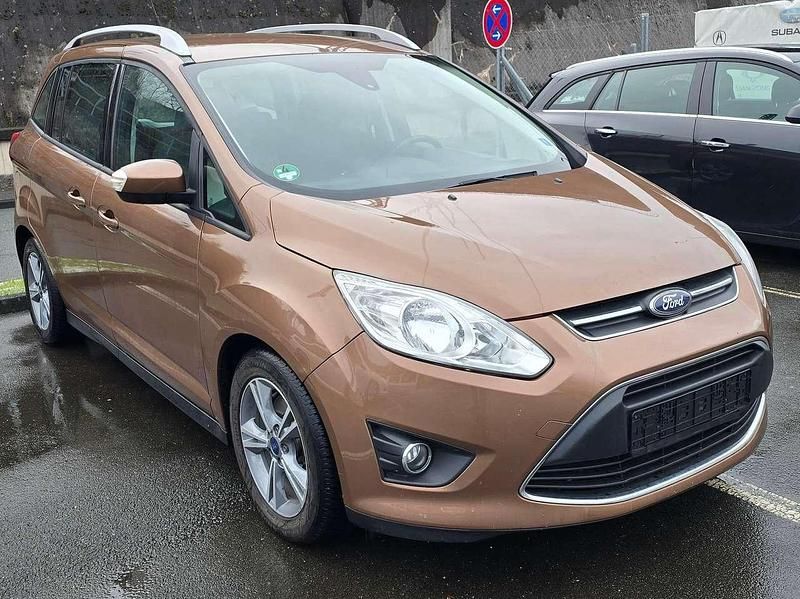 Gebraucht Ford Grand C-Max SYNC Edition 125 PS (91 kW) 2014 Canyonbraun (metallic) Van / Kleinbus