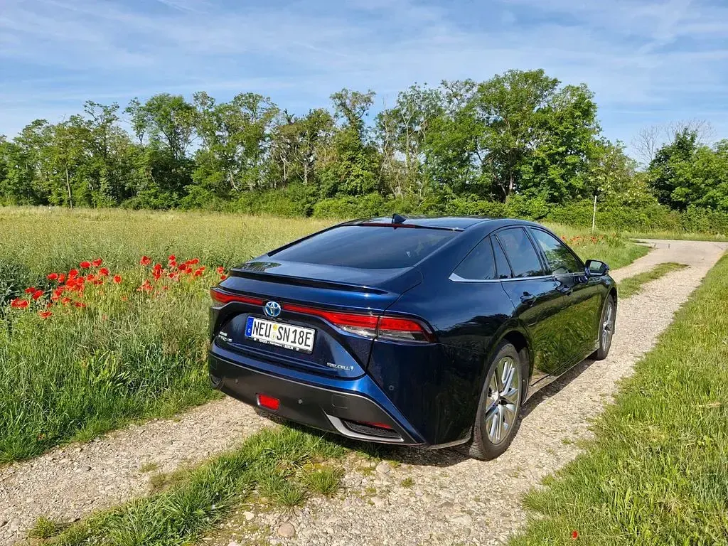 Gebraucht Toyota Mirai Executive 182 PS (133 kW) 2022 Blau Limousine