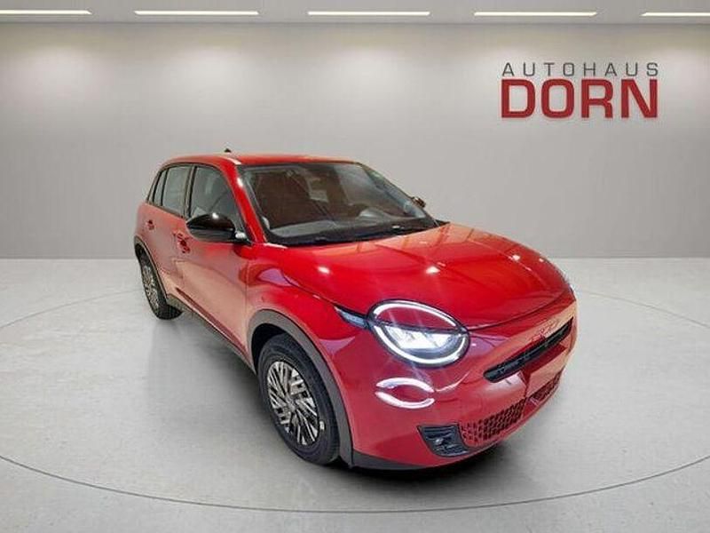 Gebraucht Fiat 600E Red 114 kW (156 PS) 2023 Rot Limousine